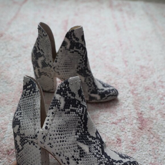 Steve Madden Boots - Picture 3 of 7